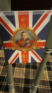 Die Krönung «König Chares III»