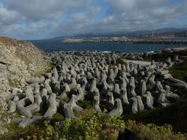 Dolos Betonkörper in Doppel-T Form