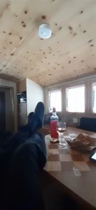 Roger alleine zu Hause