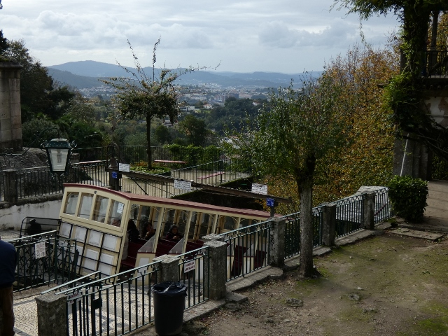 älteste Standseilbahn von Portugal,funktioniert noch mit Wasserbalasttanks