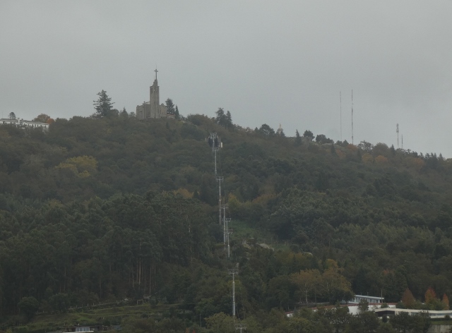 Die Gondelbahn auf den Monte de Santa Catarina (Penha)