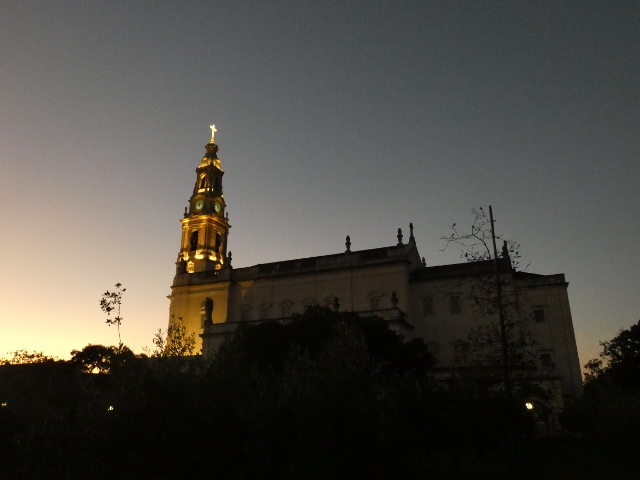 die Basilika «unserer Lieben Frau des Rosenkranzes von Fatima»