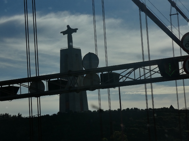 «Ponte de 25 Abril»