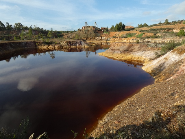 Rot, Eisenhaltiges Wasser