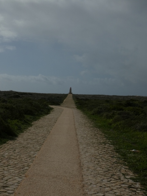 Da vorne ist der Leuchtturm von Sagres