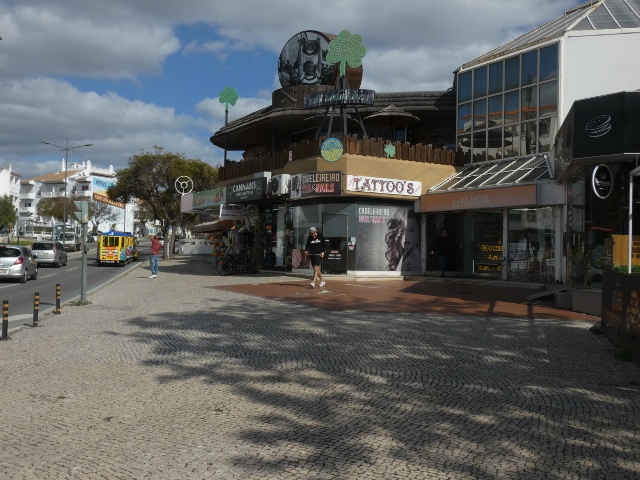 Partymeile, Tattos und Canabis