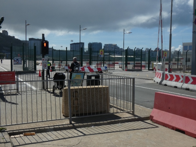 Sperrung der Strasse für das Flugzeug