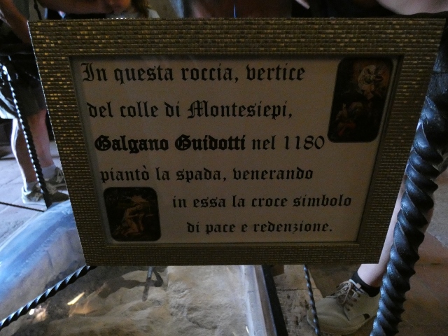 Beschriftung des Schwertes