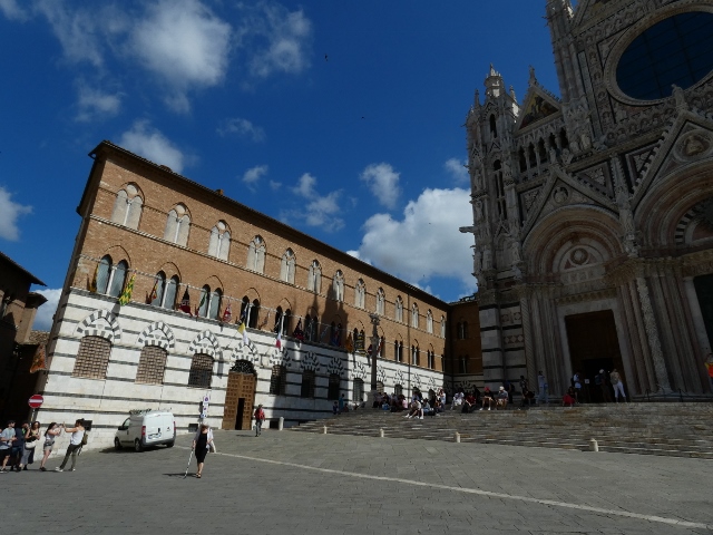 Dom von Siena mit Bibliothek