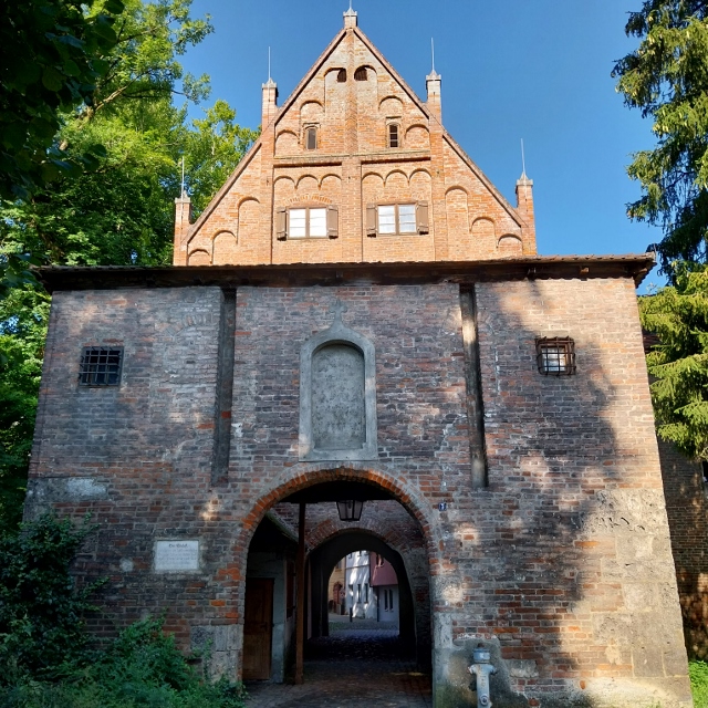 Einlass erbaut 1475, Stadttor für Zuspätkommende nach Torschluss, Einlass gegen Entgelt