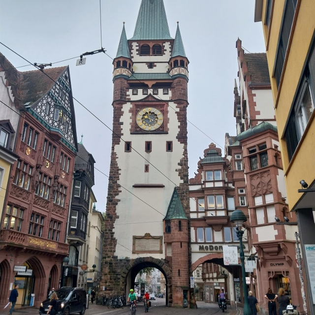 Martinstor, 63 m hoch