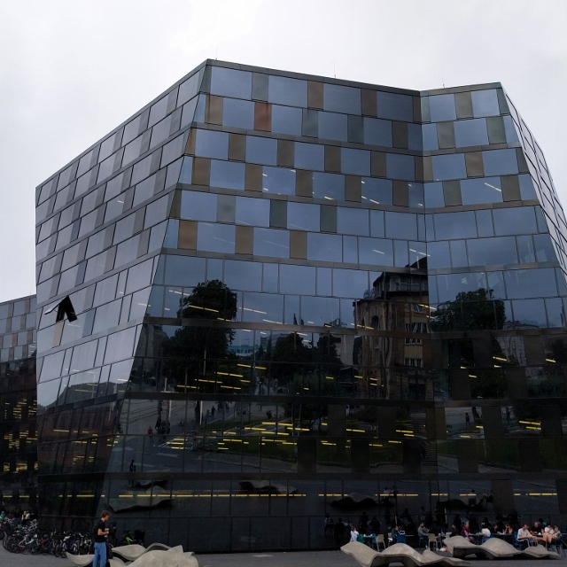Universitäts-Bibliothek