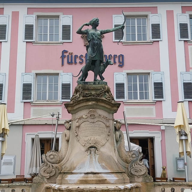 Diana-Brunnen Erinnerung an den Besuch des Kaiser Wilhelm II und Kaiserin Auguste Victoria (erbaut 1904)