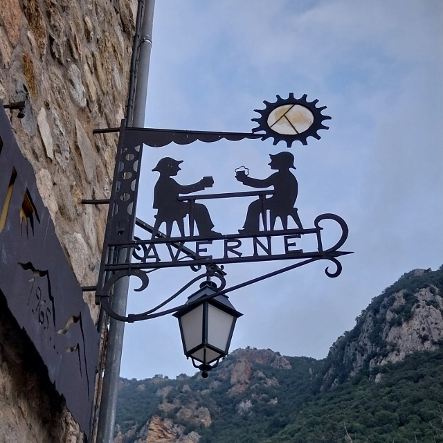 Spezielle Strassenschilder Taverne-Restaurant