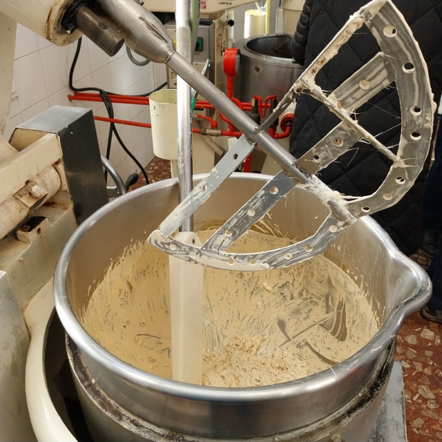 Herstellung der Masse aus Mandeln