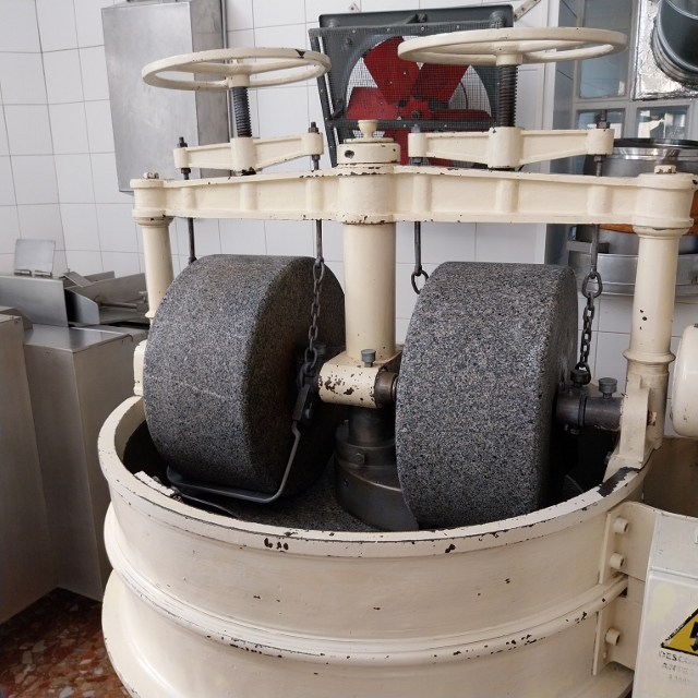 Mahlstein für Mandeln