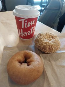 Kaffee und Donuts in unserem Lieblingsrestaurant