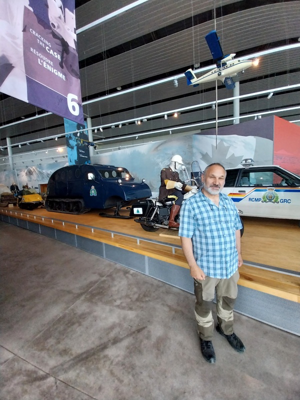 Oder mit diesem Schneemobile