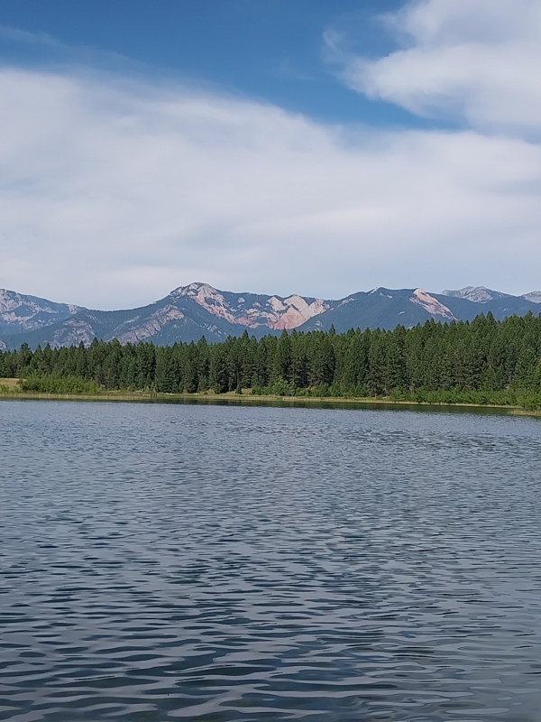 Lake Enid, See und Berge