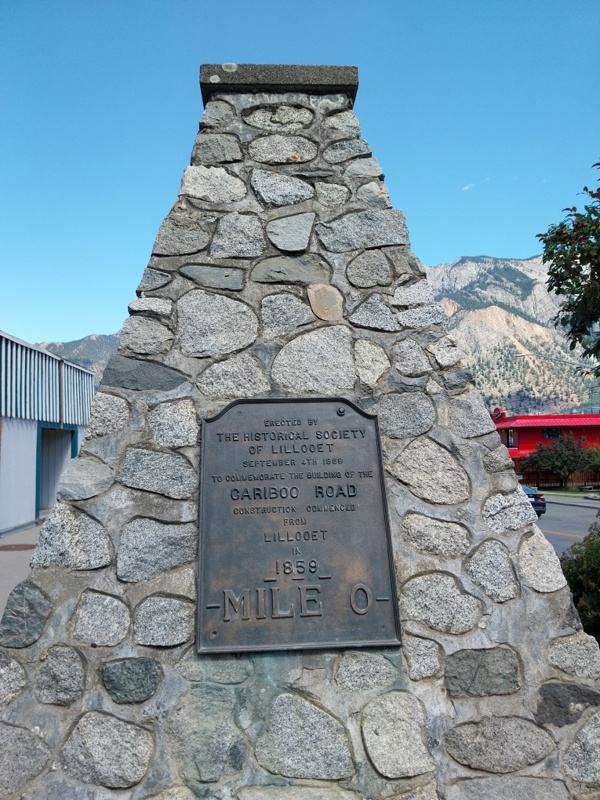 0-Meilen Stein in Lillooet, erbaut 1859