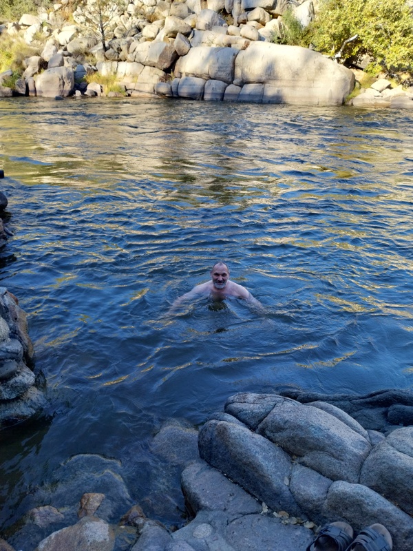 Abkühlung im kühlen Fluss