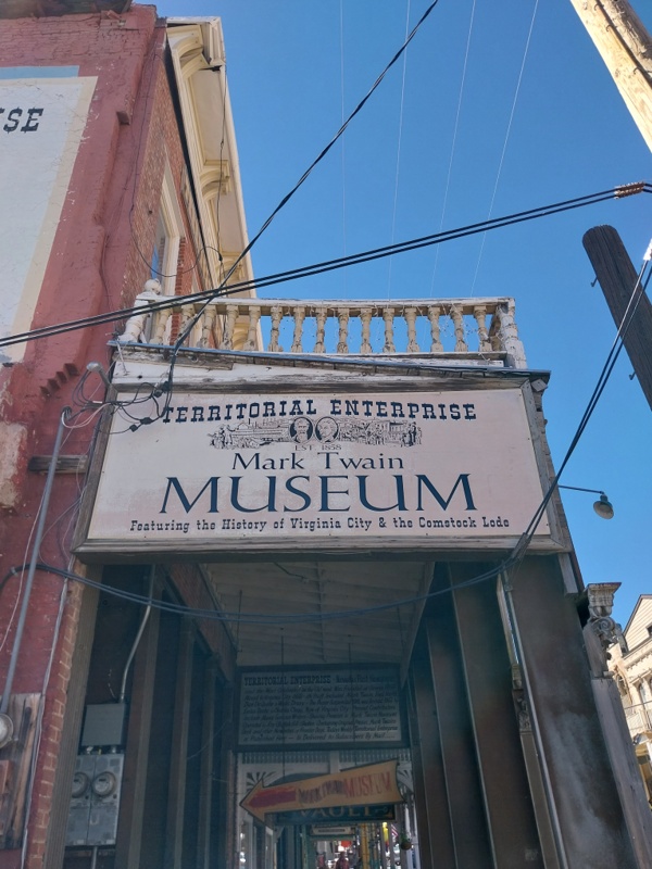 Mark Twain lebte in Virginia City (1862) als Goldgräber und Journalist