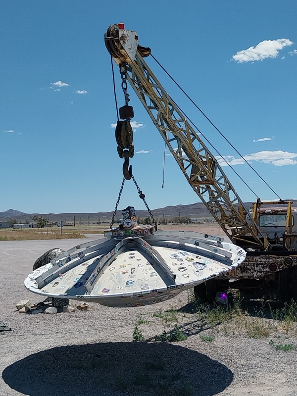 UFO wird abgeschleppt