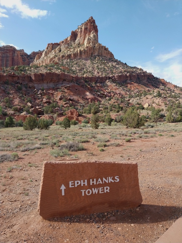 Capitol Reef Eph Hanks Tower 6540 feet / 1990 Meter hoher Sandstein-Monolith
